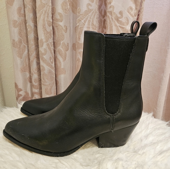 MICHAEL KORS - Black Leather Booties - Size 8.5 - Retail $248 - Picture 4 of 5